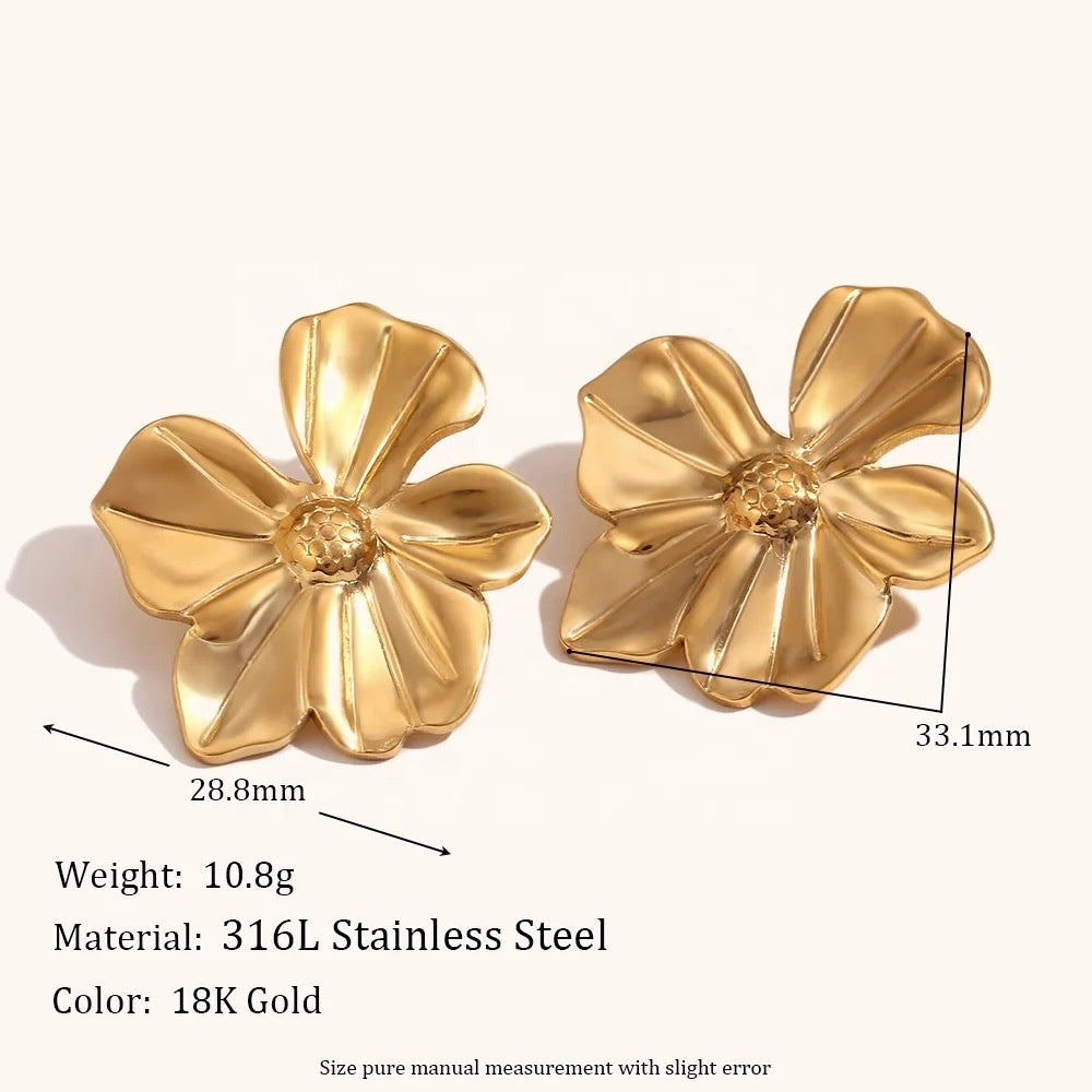 Marwa Stud Earrings