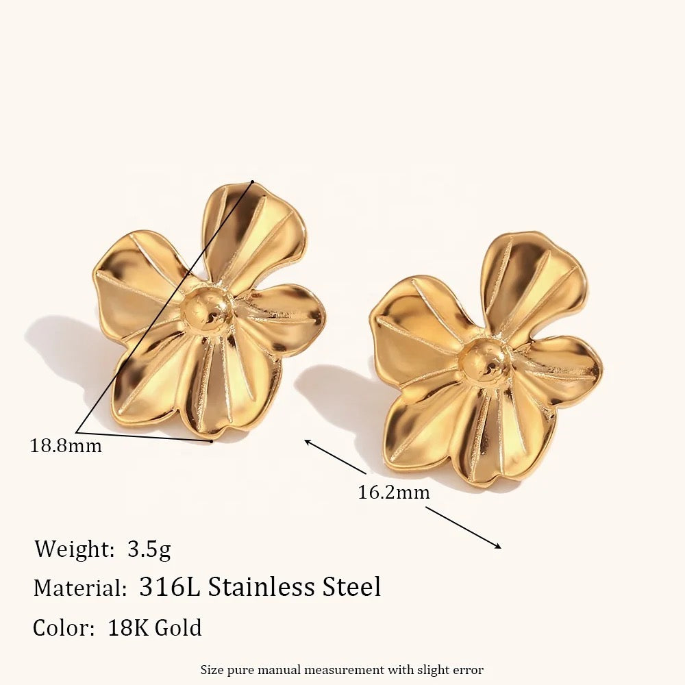 Marwa Stud Earrings