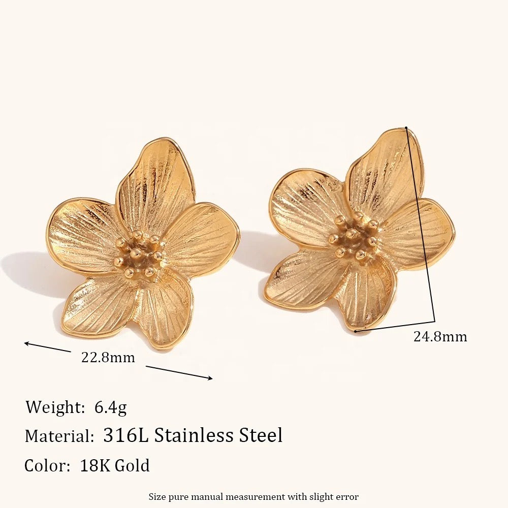 Zahra Stud Earrings
