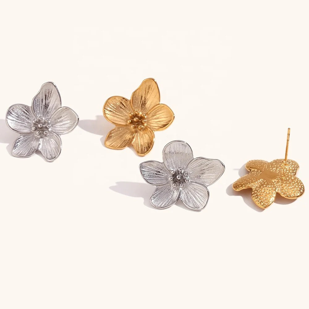 Zahra Stud Earrings