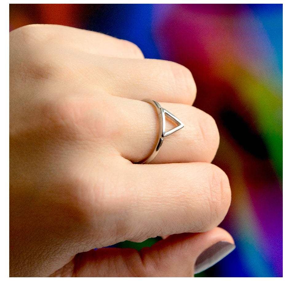 Zierlicher Dreiecksring