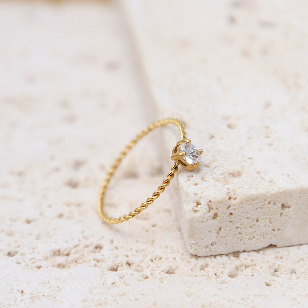 Gold Rope Solitaire Ring | Timeless Beauty